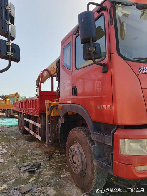 高配置隨車吊轉(zhuǎn)讓 21年徐工12噸4節(jié)臂吊機(jī)，三橋后雙底盤